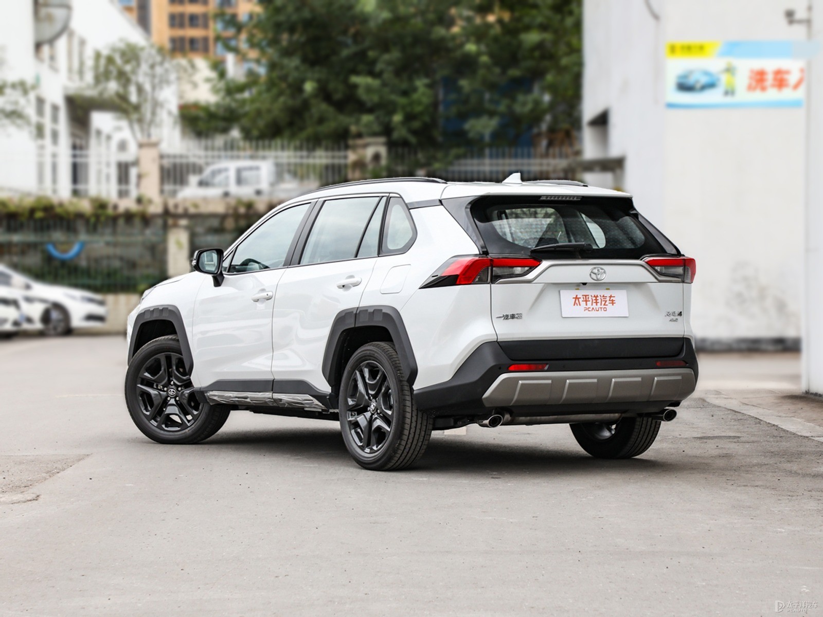 鉑金白RAV4榮放整車外觀外觀圖片