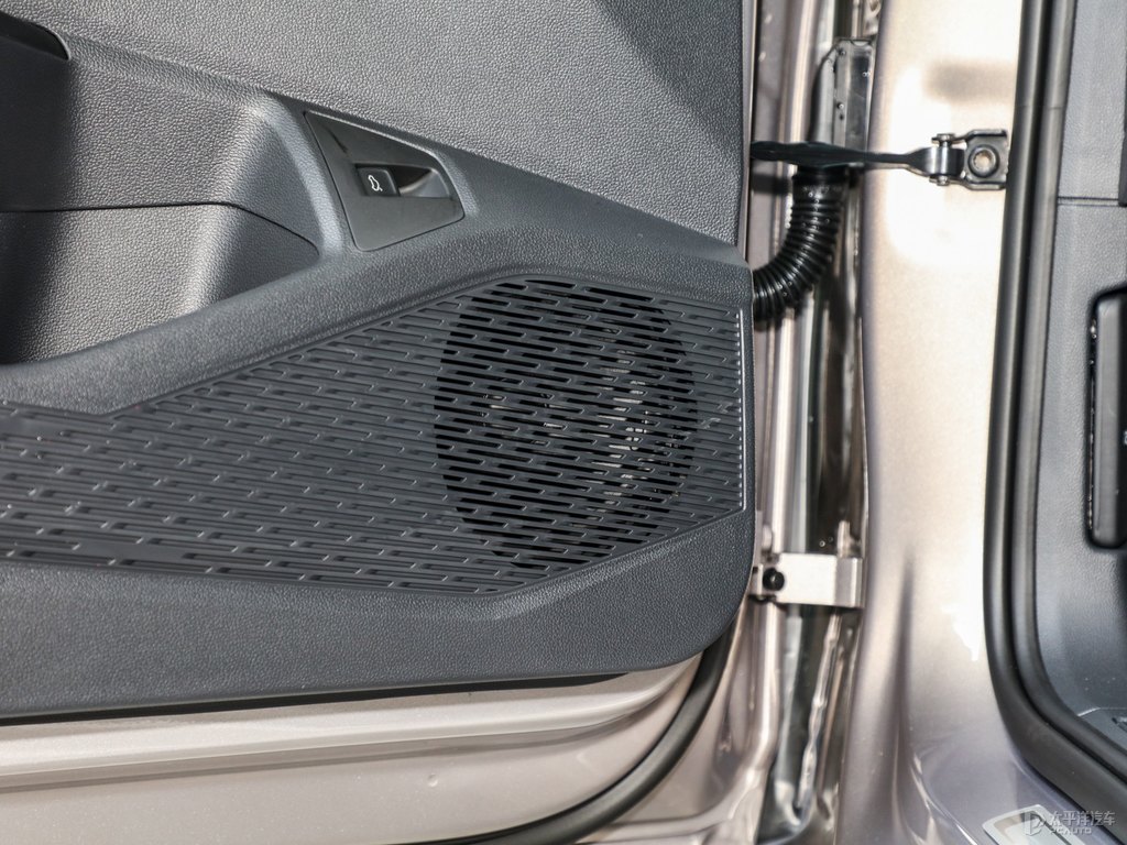 海貝金速騰車廂內(nèi)飾圖片
