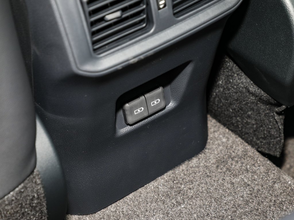 鉑金白RAV4榮放座椅內(nèi)飾圖片