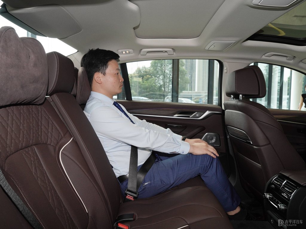 開士米銀寶馬5系車廂內飾圖片