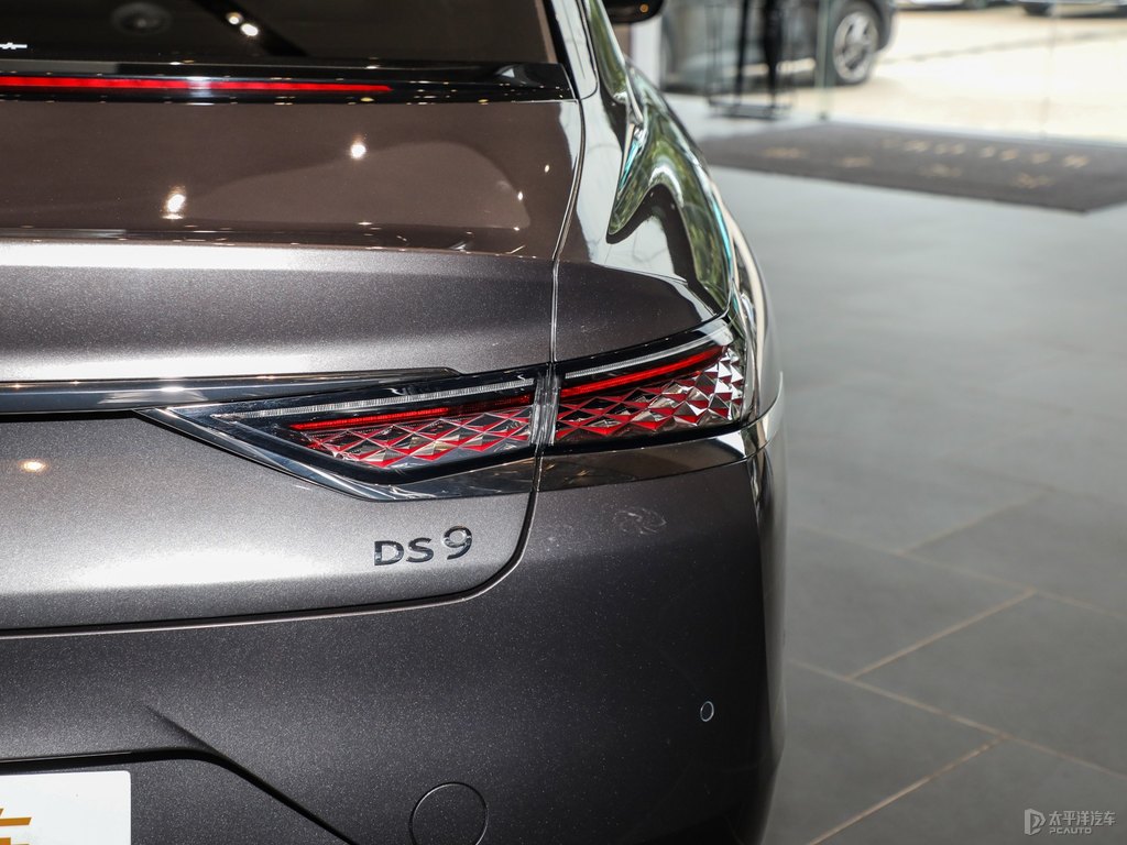 DS 9܇β^DƬ