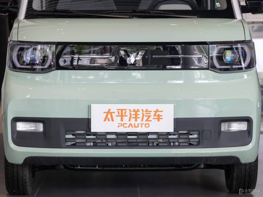 白色+牛油果綠宏光MINIEV車頭外觀圖片