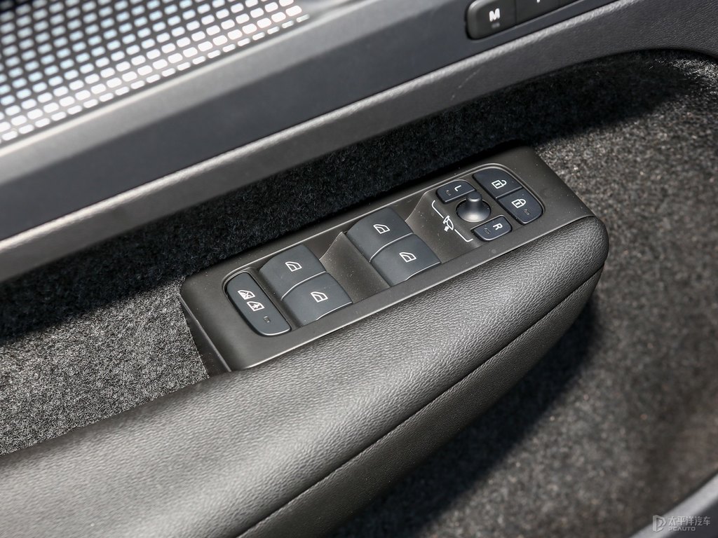 沃爾沃XC40車(chē)廂內(nèi)飾圖片