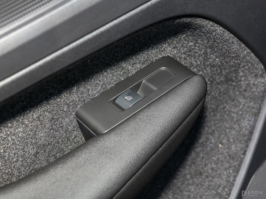 沃爾沃XC40車(chē)廂內(nèi)飾圖片