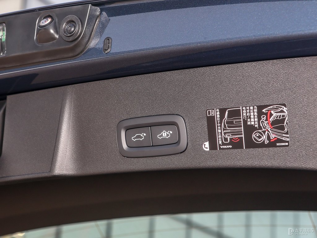沃爾沃XC40后備廂空間圖片