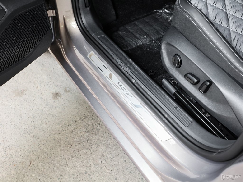 海貝金速騰車身外觀圖片