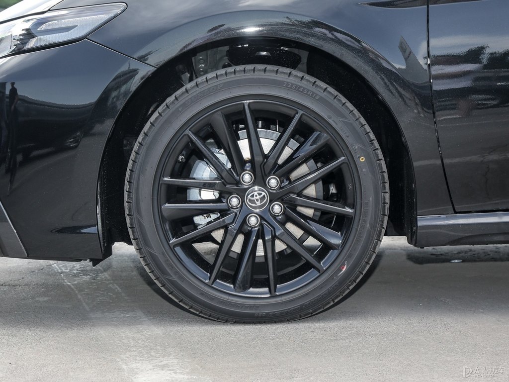 墨晶黑凱美瑞車身外觀圖片