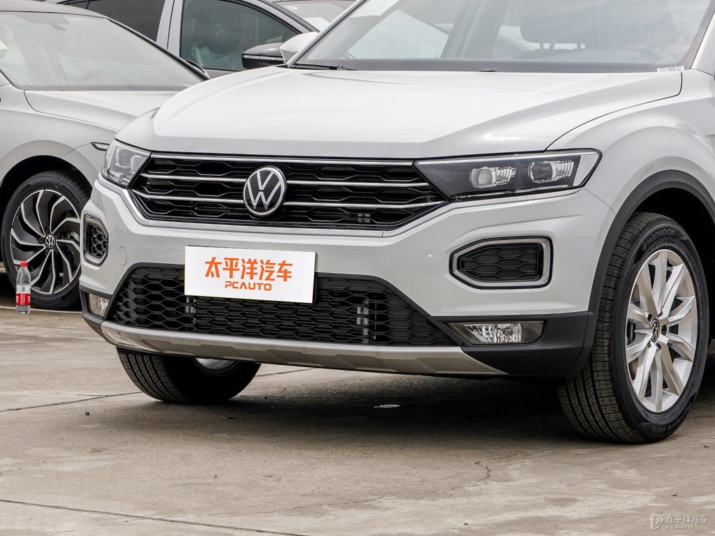 極地白T-ROC探歌車頭外觀圖片