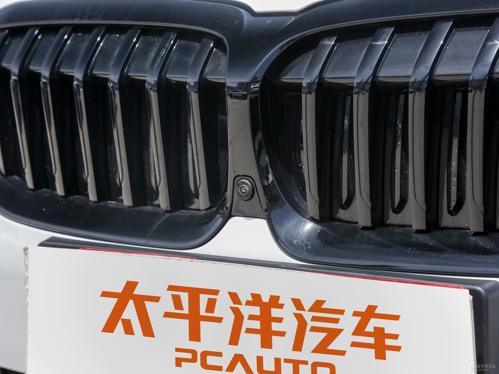 寶馬3系外觀高清大圖