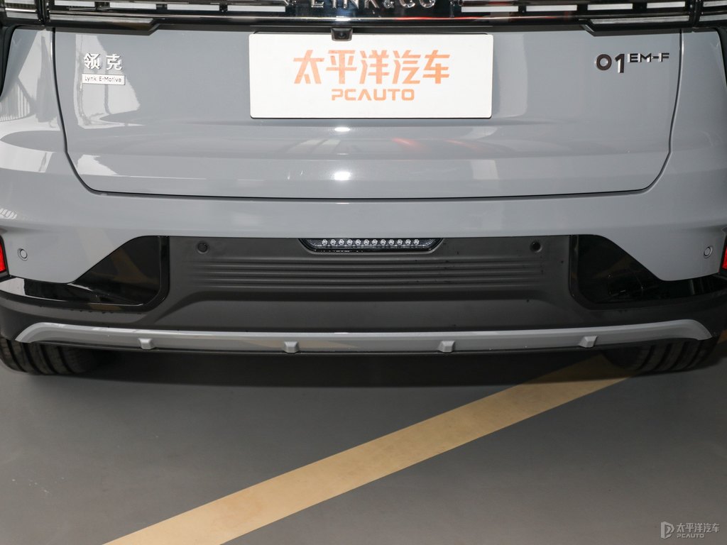 薄霧灰領(lǐng)克01車(chē)尾外觀圖片