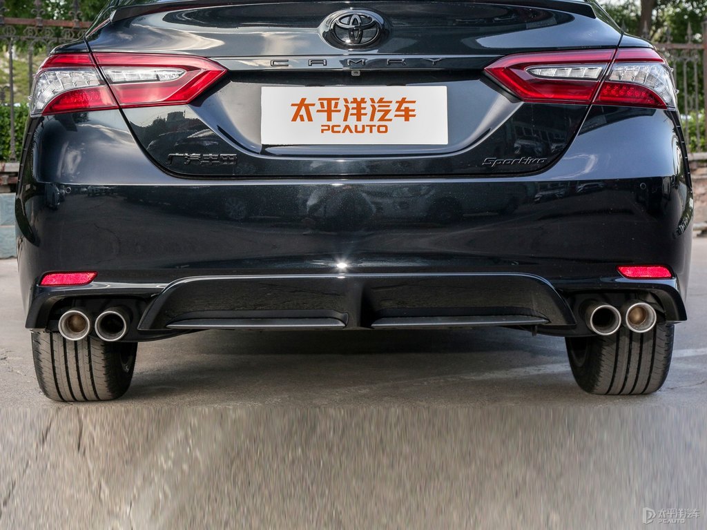 墨晶黑凱美瑞車尾外觀圖片
