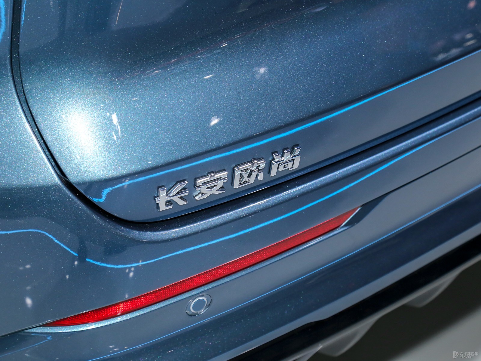 長安歐尚Z6 智電iDD外觀高清大圖