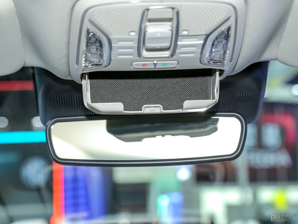 浮氧藍(lán)傳祺GS8車廂內(nèi)飾圖片