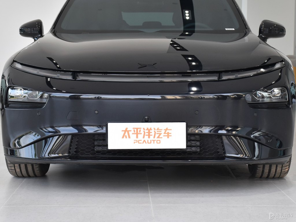 暗夜黑小鵬P7車頭外觀圖片