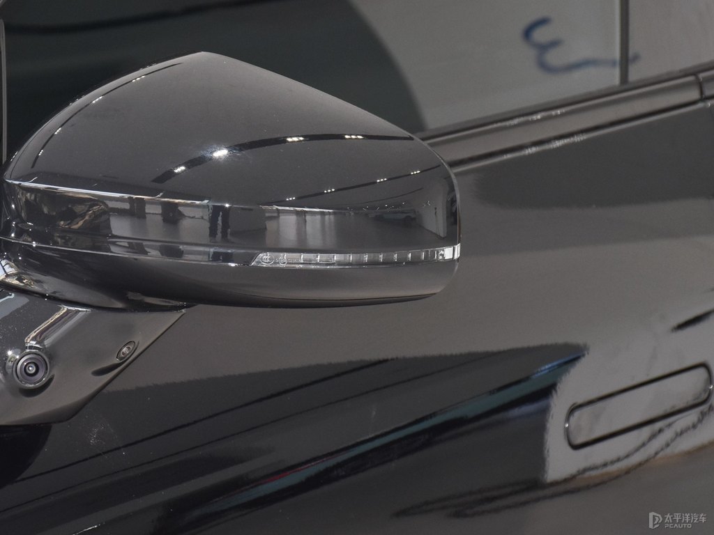 暗夜黑小鵬P7車身外觀圖片