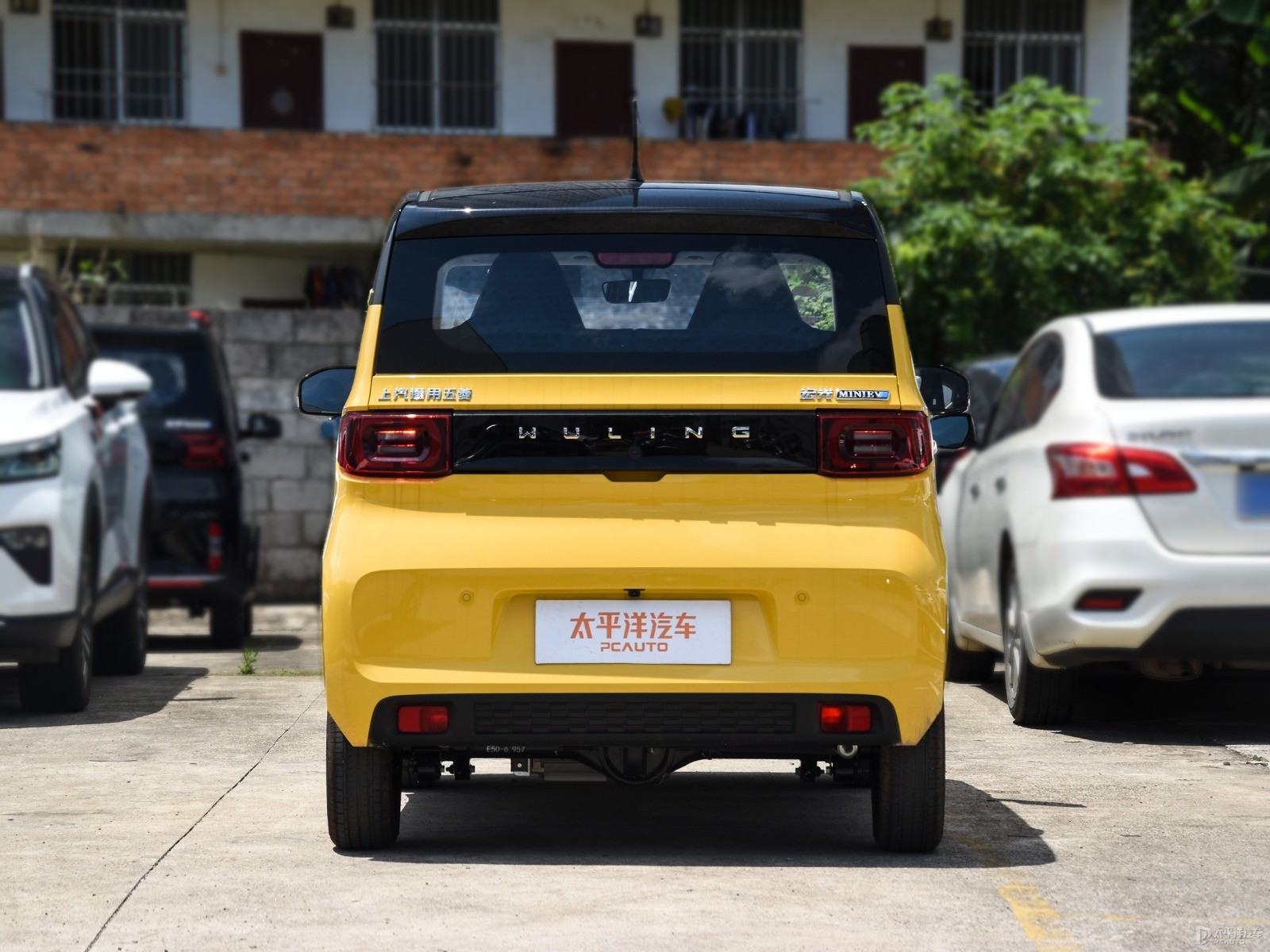 黑色+檸檬黃宏光MINIEV整車外觀外觀圖片