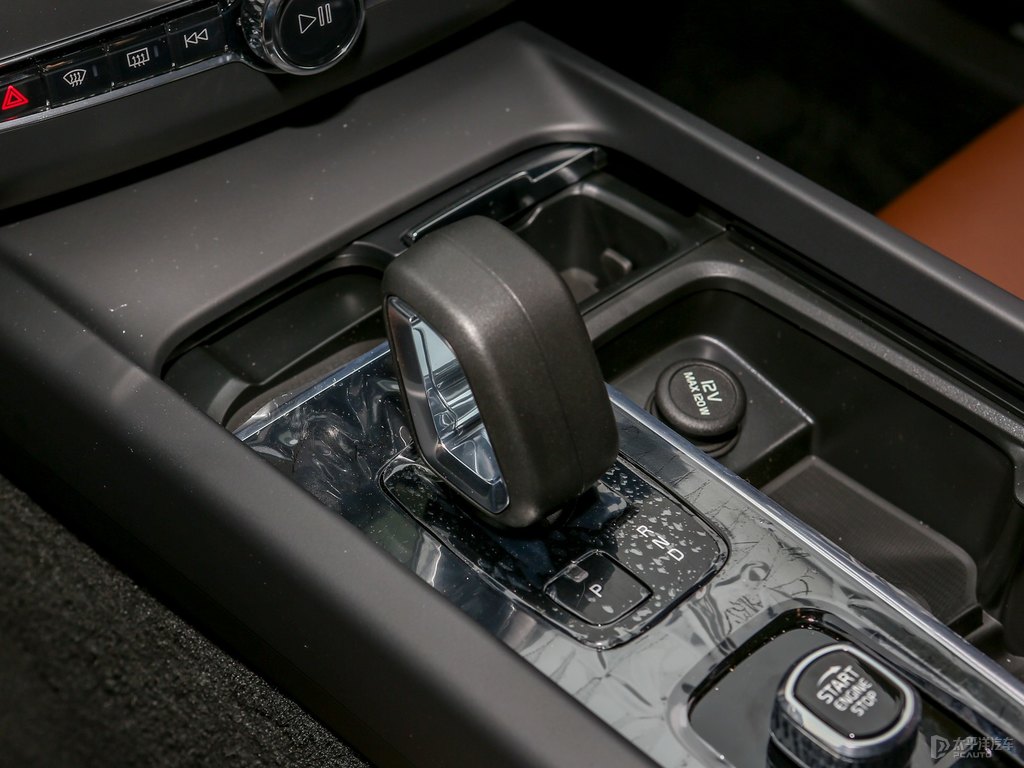 閃銀灰沃爾沃XC60中控內飾圖片