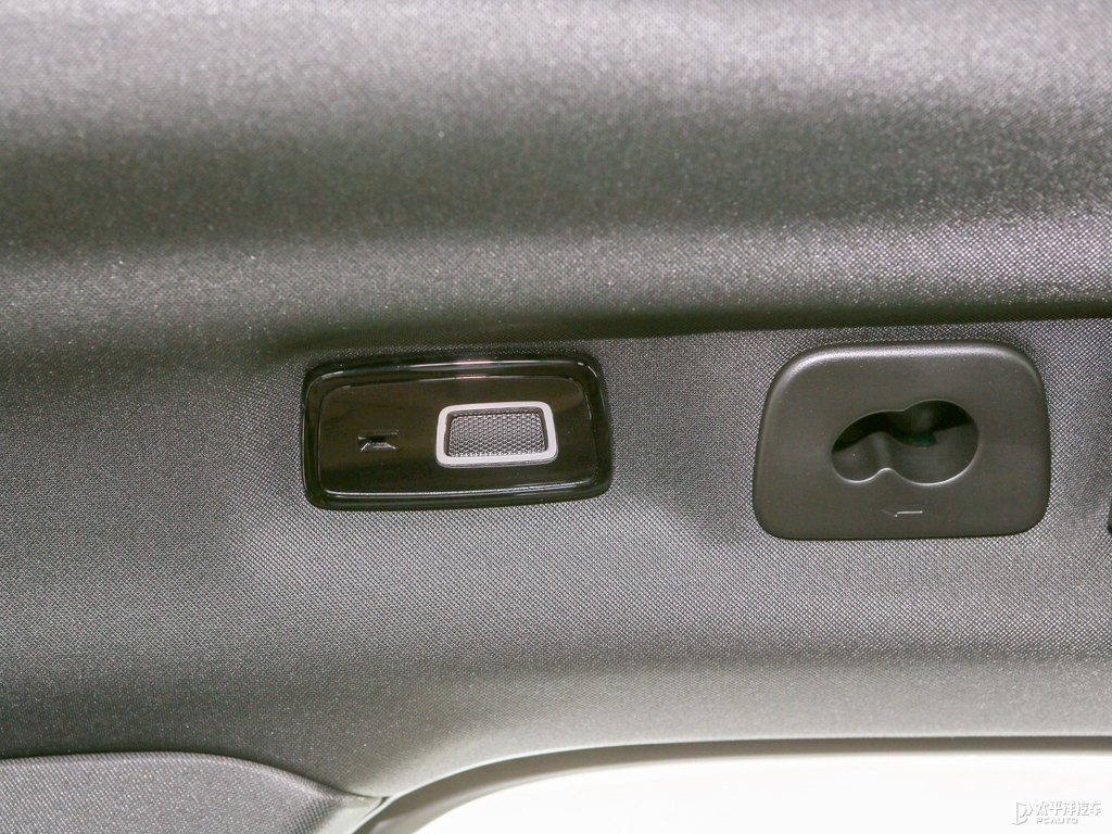 閃銀灰沃爾沃XC60車廂內(nèi)飾圖片