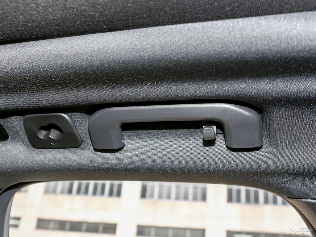 閃銀灰沃爾沃XC60車廂內(nèi)飾圖片