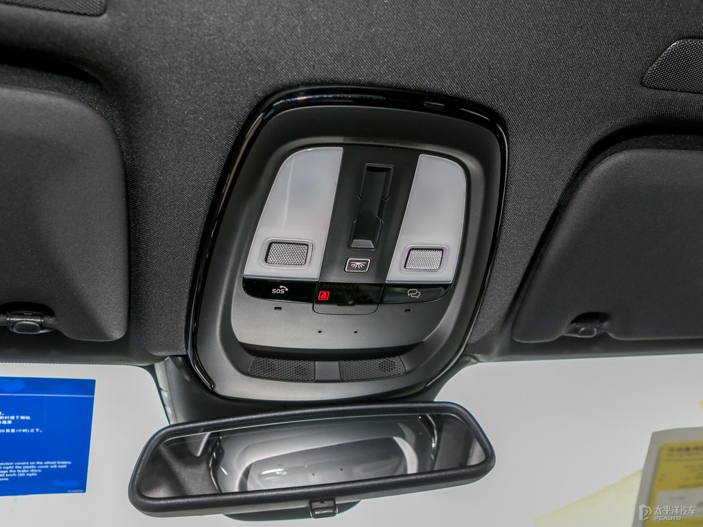 閃銀灰沃爾沃XC60車廂內(nèi)飾圖片