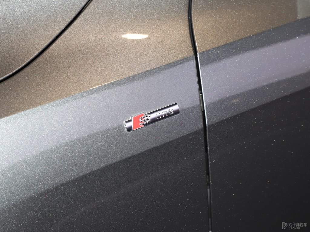 ChronosGrey奧迪A7車(chē)身外觀圖片