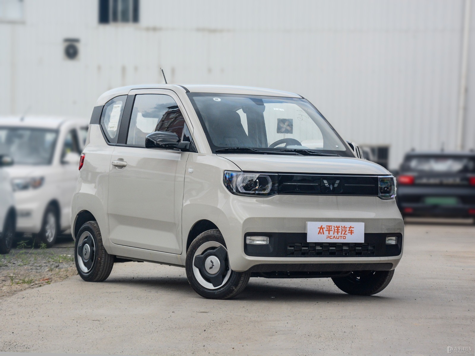 生椰白宏光MINIEV整車外觀外觀圖片