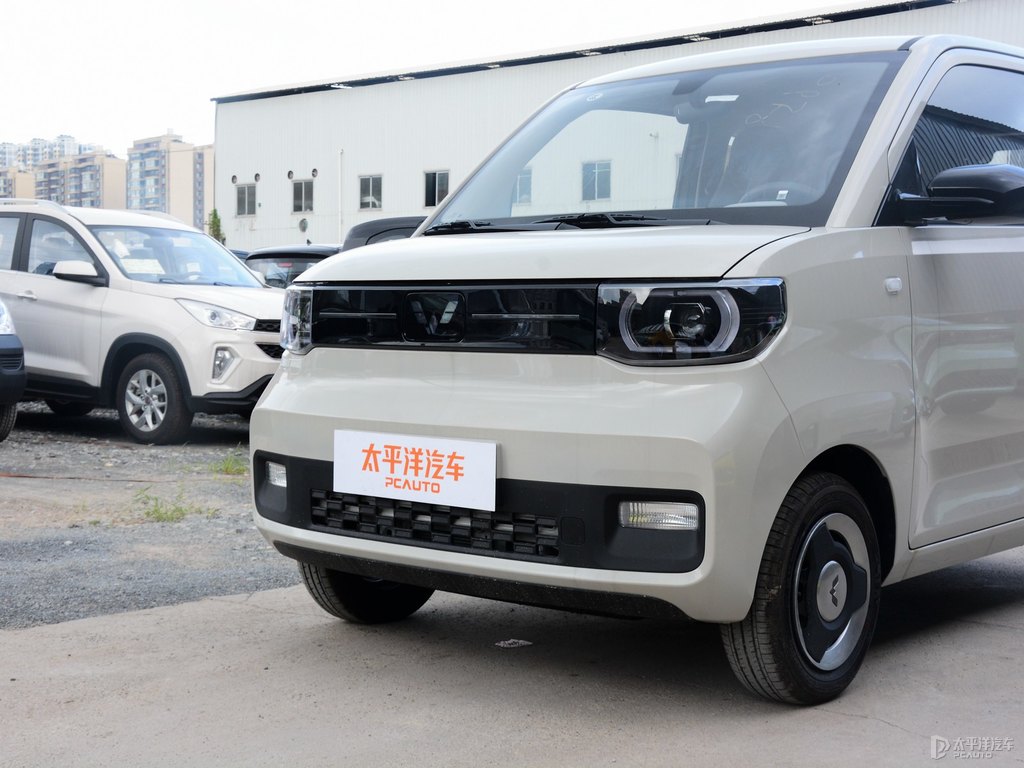 生椰白宏光MINIEV車頭外觀圖片