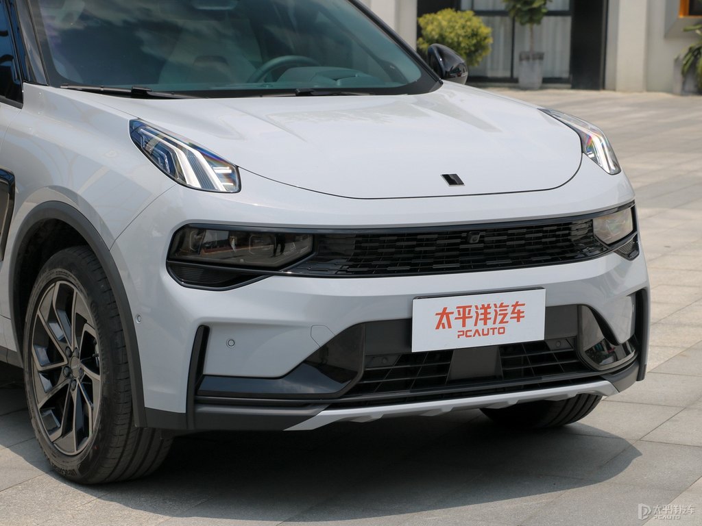 極晝白領(lǐng)克01車(chē)頭外觀圖片