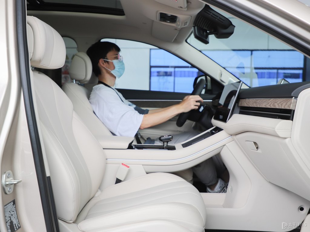 华为智选 AITO 问界 M7 现身官网，定位“豪华智慧大型电动 SUV”|大型SUV|SUV|电动_新浪新闻