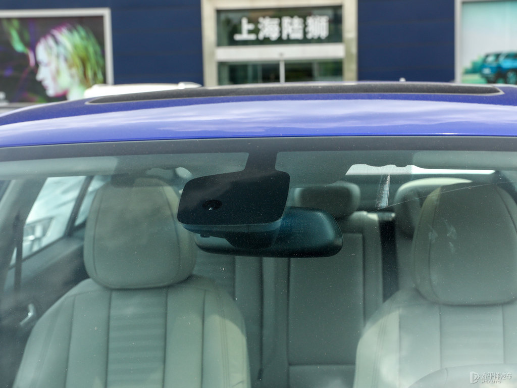 星夜藍標致408車身外觀圖片