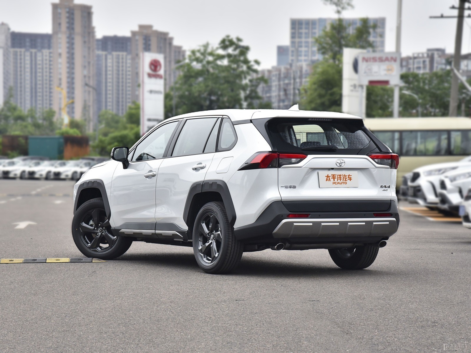 RAV4榮放外觀高清大圖