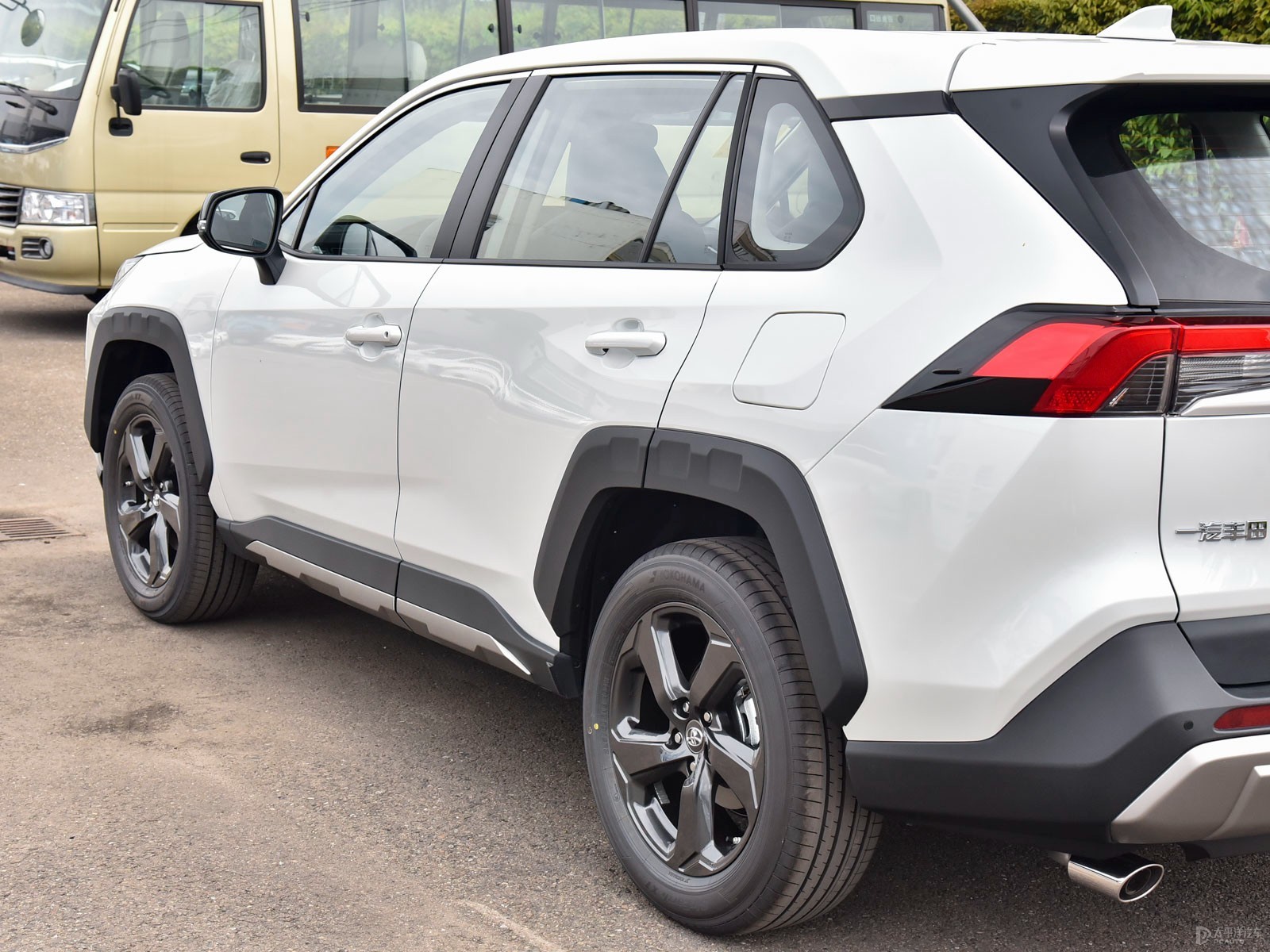 RAV4榮放外觀高清大圖
