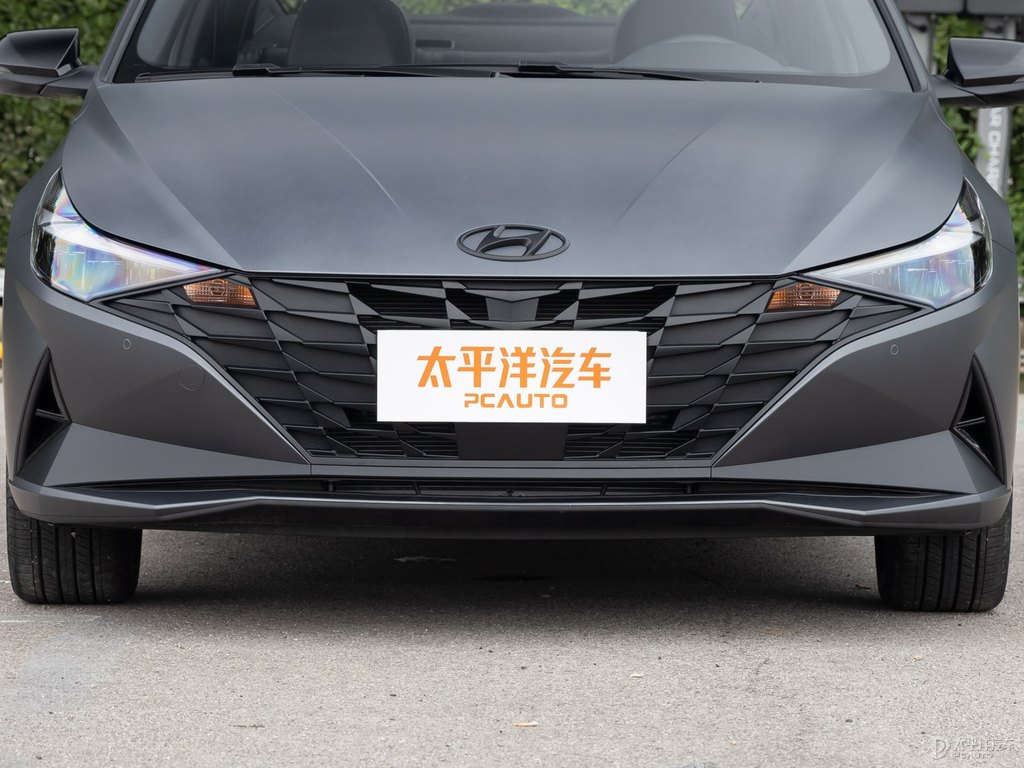 鈦金灰伊蘭特車頭外觀圖片