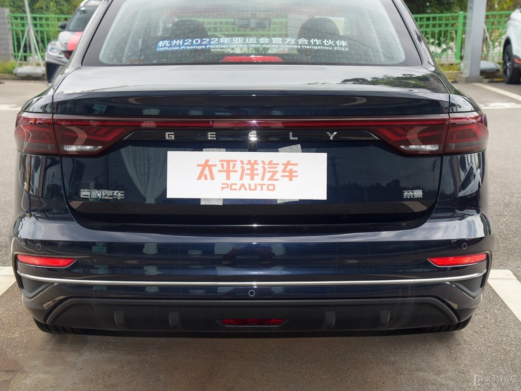 月影藍(lán)新帝豪車(chē)尾外觀圖片