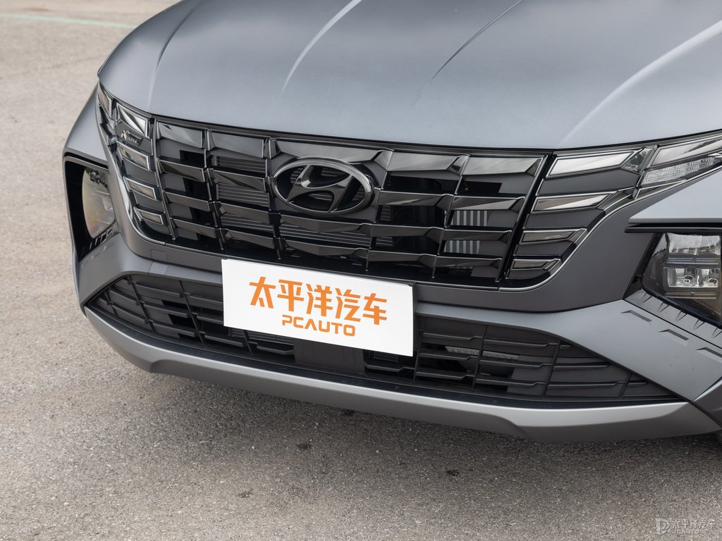 鈦金灰途勝L車頭外觀圖片