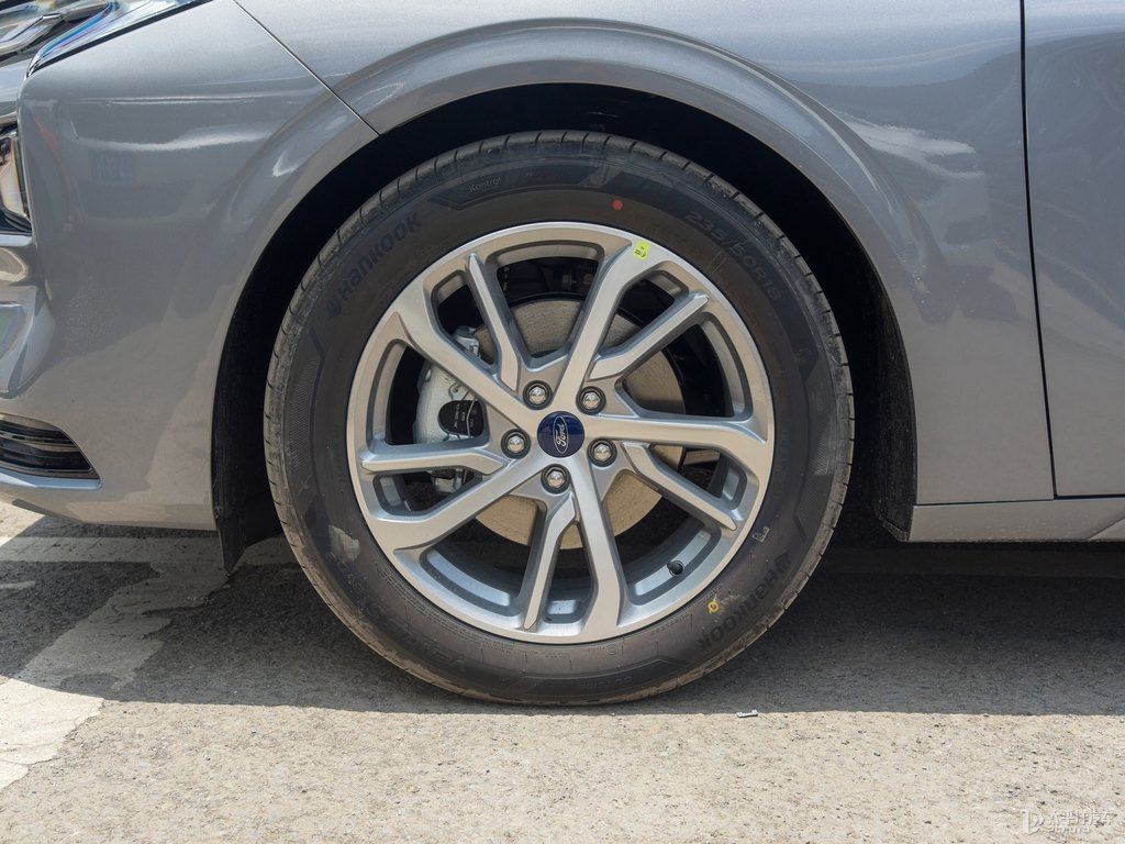 黑色+霓裳灰蒙迪歐車身外觀圖片