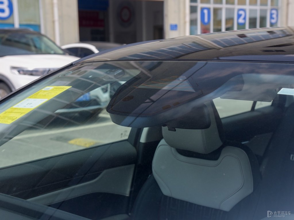 黑色+霓裳灰蒙迪歐車身外觀圖片