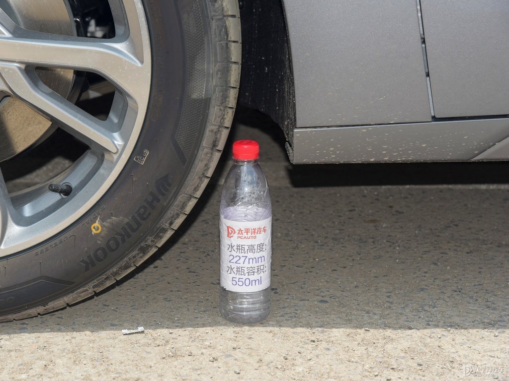 黑色+霓裳灰蒙迪歐車身外觀圖片