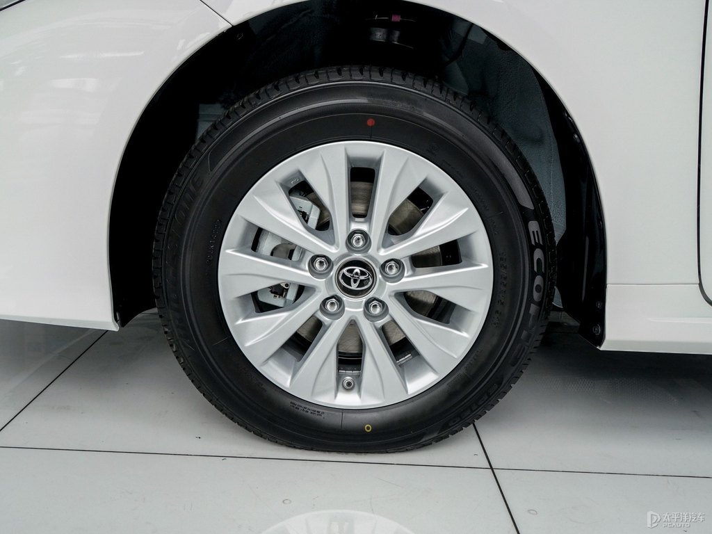 珍珠白卡羅拉車身外觀圖片
