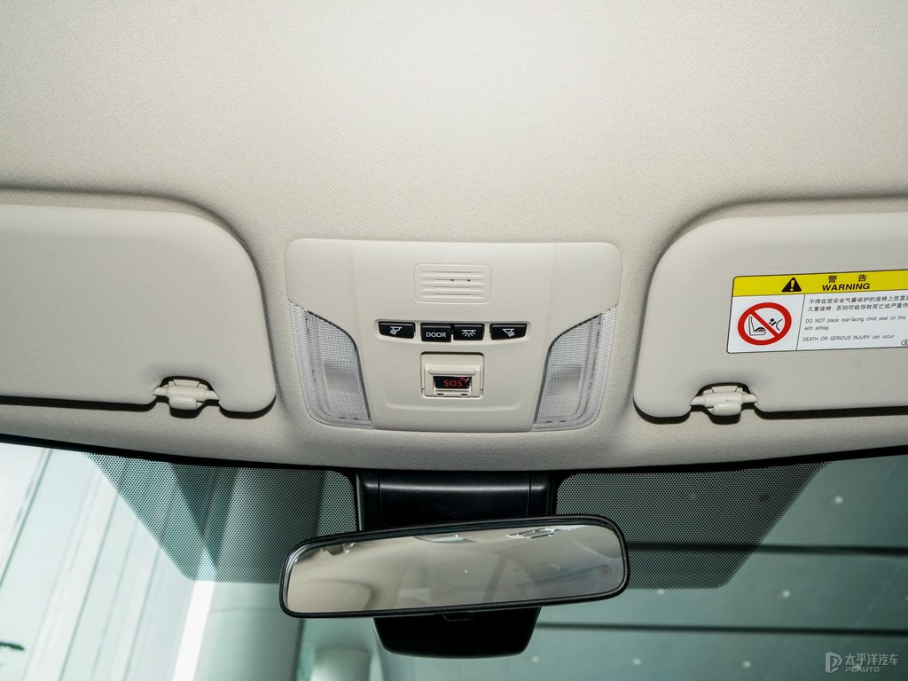 珍珠白卡羅拉車廂內(nèi)飾圖片
