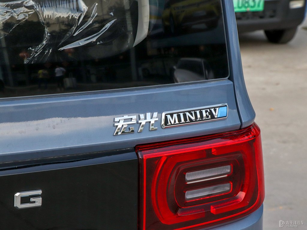 黑色+梅洛藍(lán)宏光MINIEV車尾外觀圖片