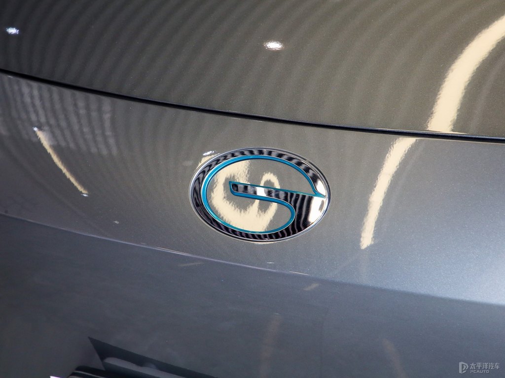 極速銀AION V車(chē)頭外觀圖片