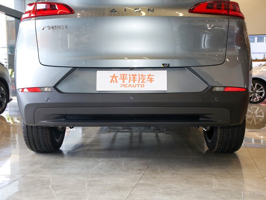 極速銀AION V車尾外觀圖片