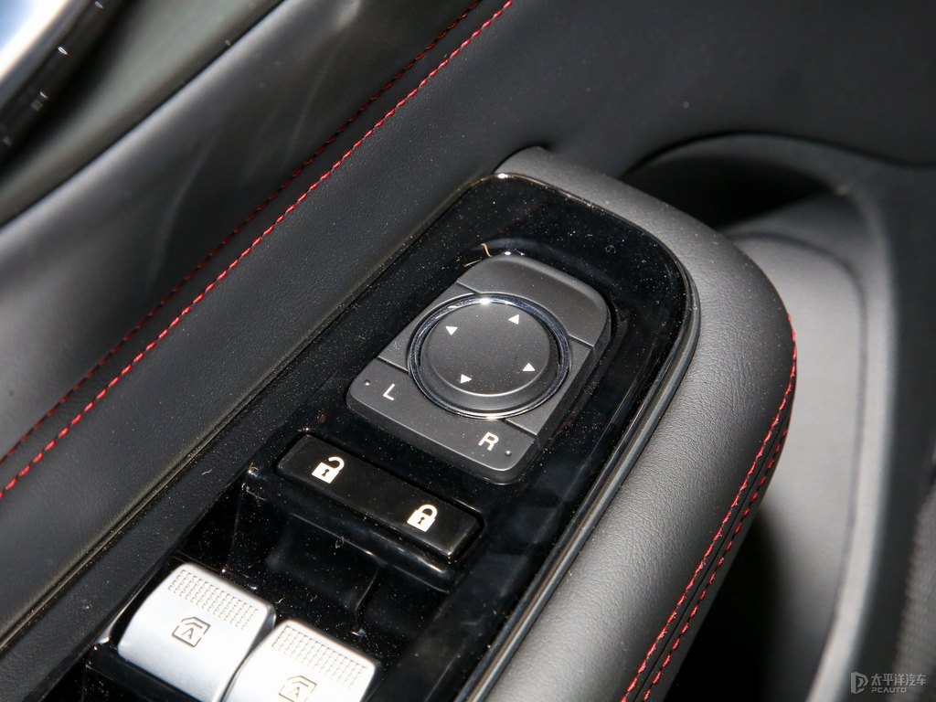 極速銀AION V車廂內(nèi)飾圖片