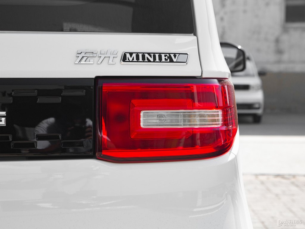 星云白宏光MINIEV車尾外觀圖片