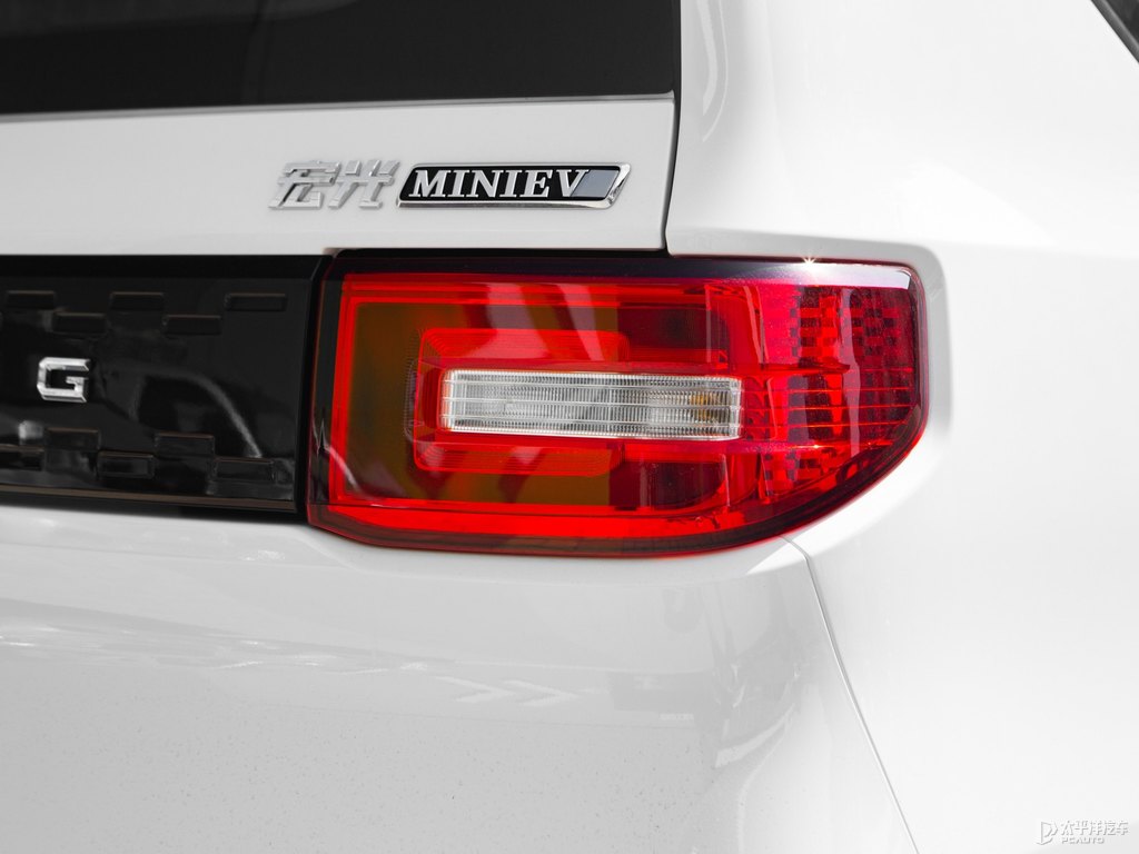 星云白宏光MINIEV車尾外觀圖片