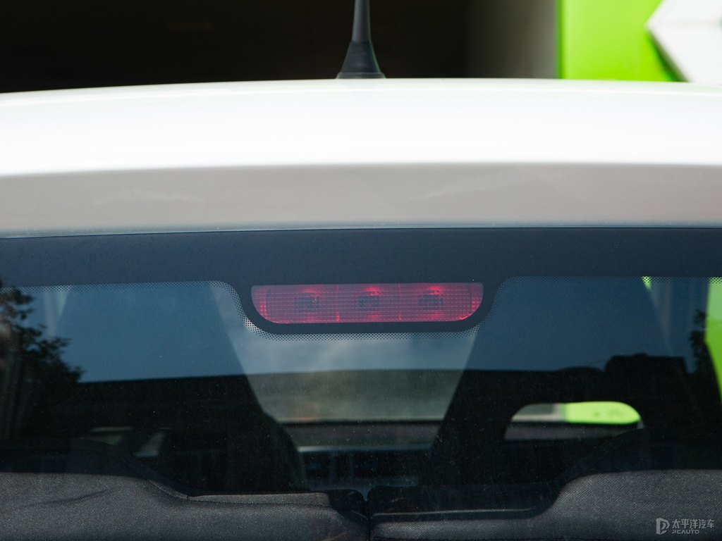 星云白宏光MINIEV車尾外觀圖片
