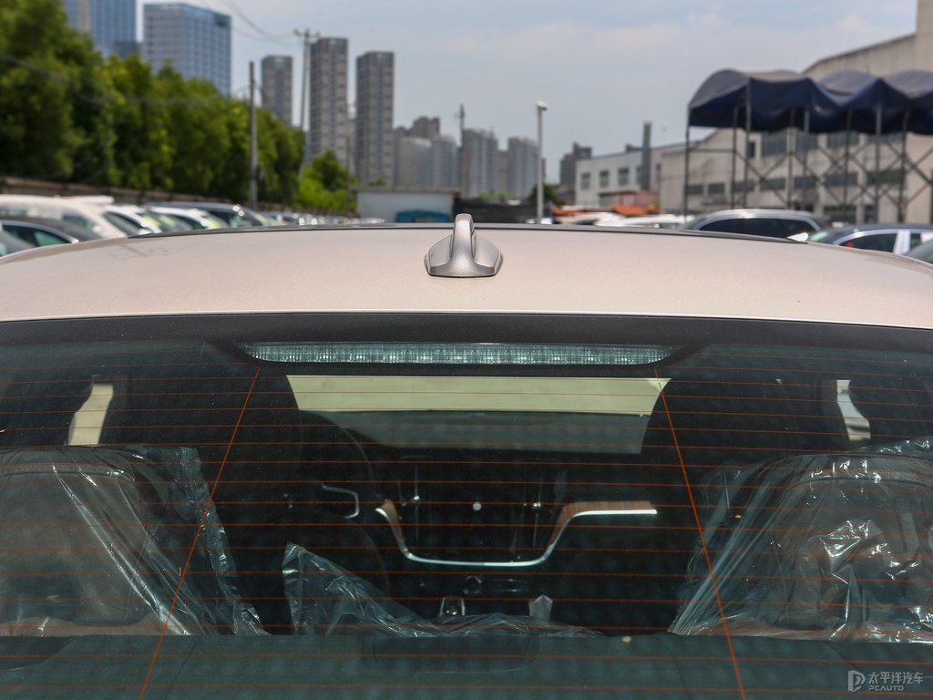 星耀沙沃爾沃S60車尾外觀圖片