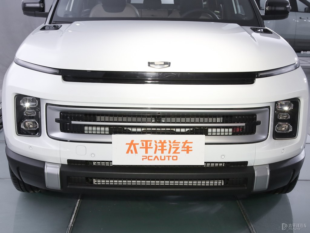 純享白吉利ICON車頭外觀圖片