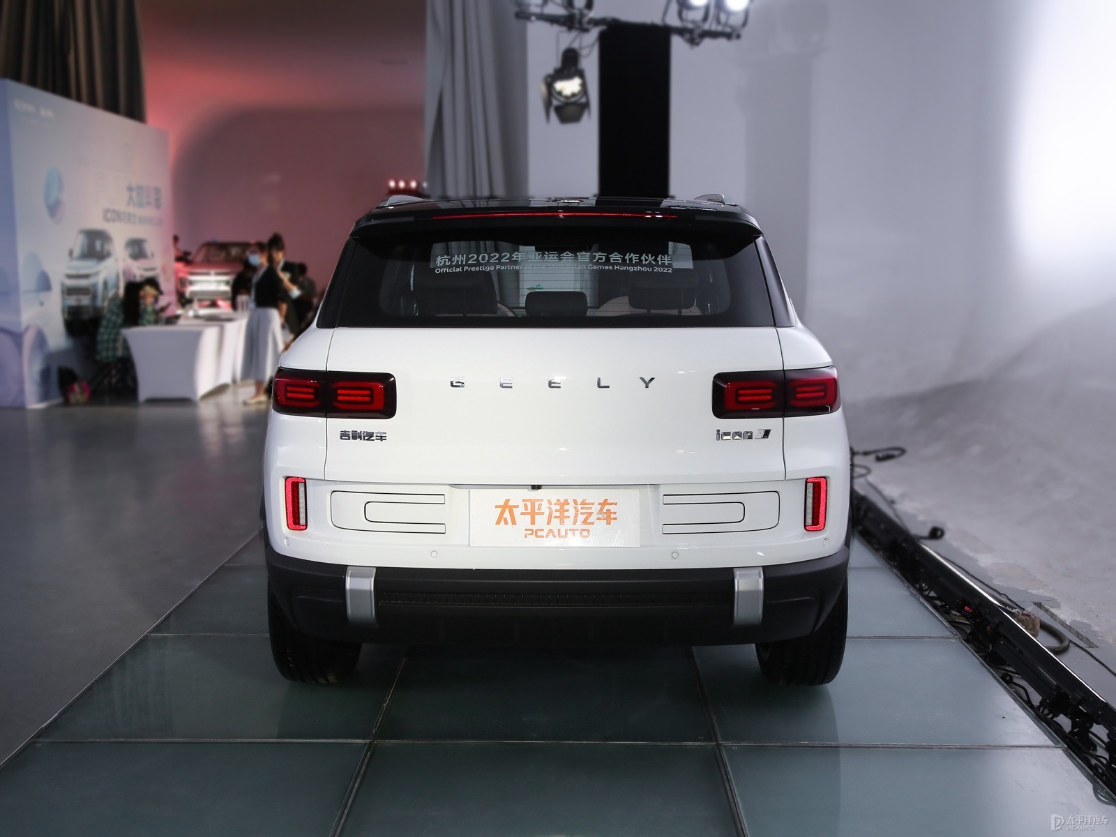 純享白吉利ICON整車外觀外觀圖片